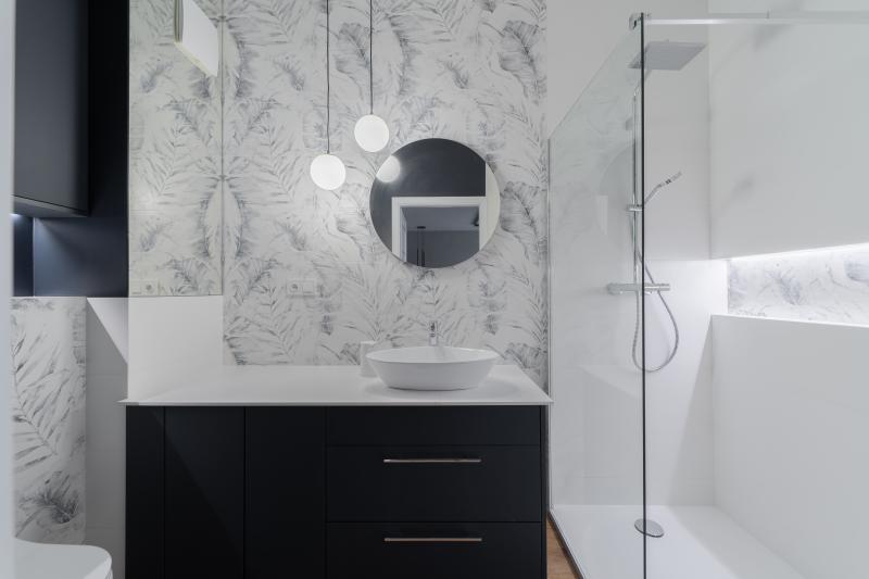 Aménager une salle de bains sur mesure, les solutions adaptées